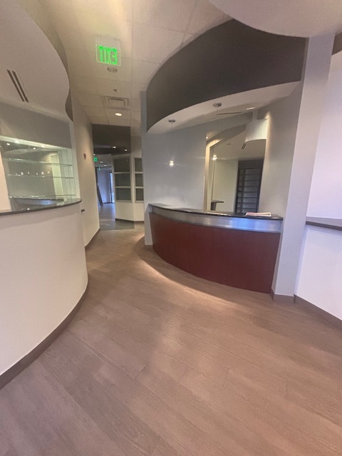 medical facility for rent in Avondale.