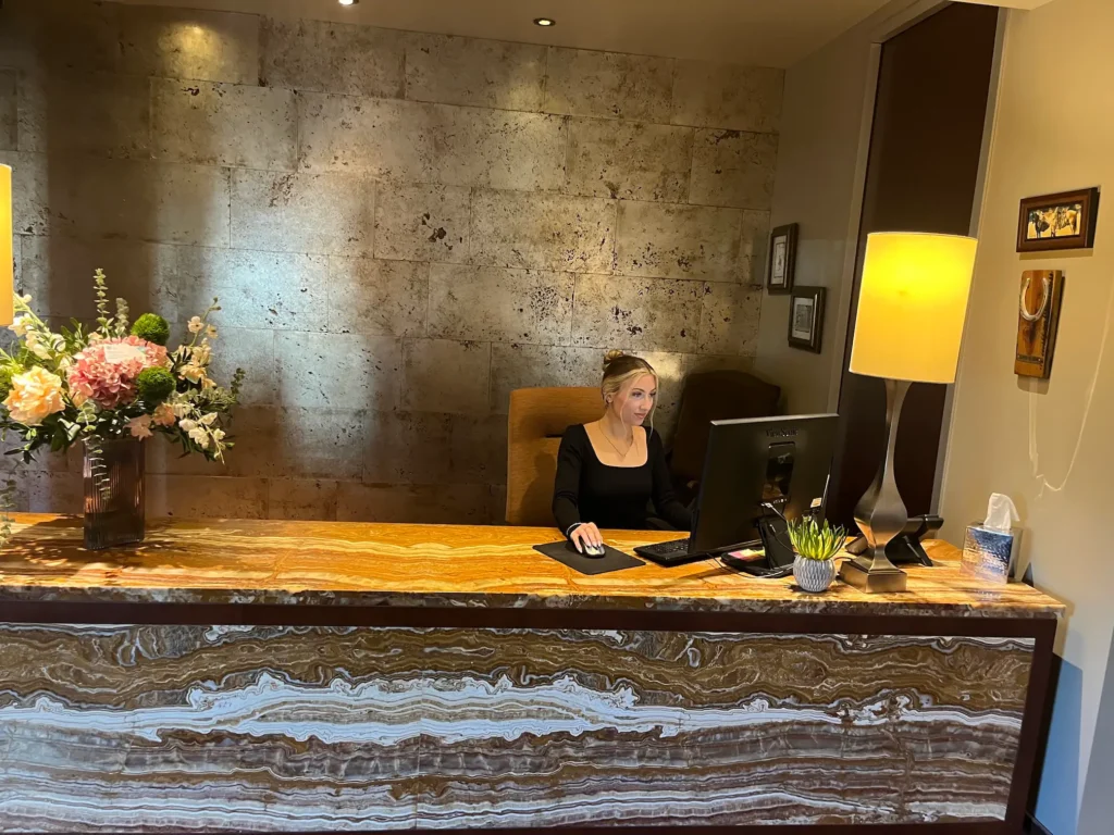 office space for rent in Scottsdale with live receptionist